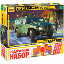 Подарочный набор "Российский бронеавтомобиль ГАЗ-233014 "Тигр"" (1:35)